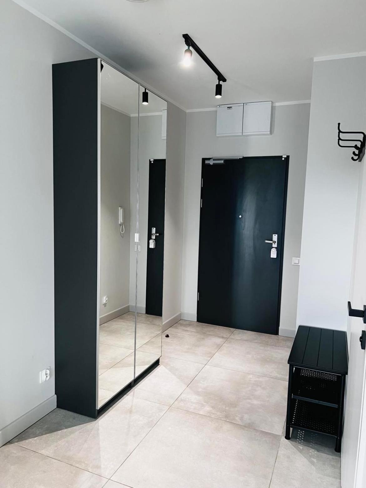 Property Apart - Legnicka Business Center Wroclaw Ngoại thất bức ảnh