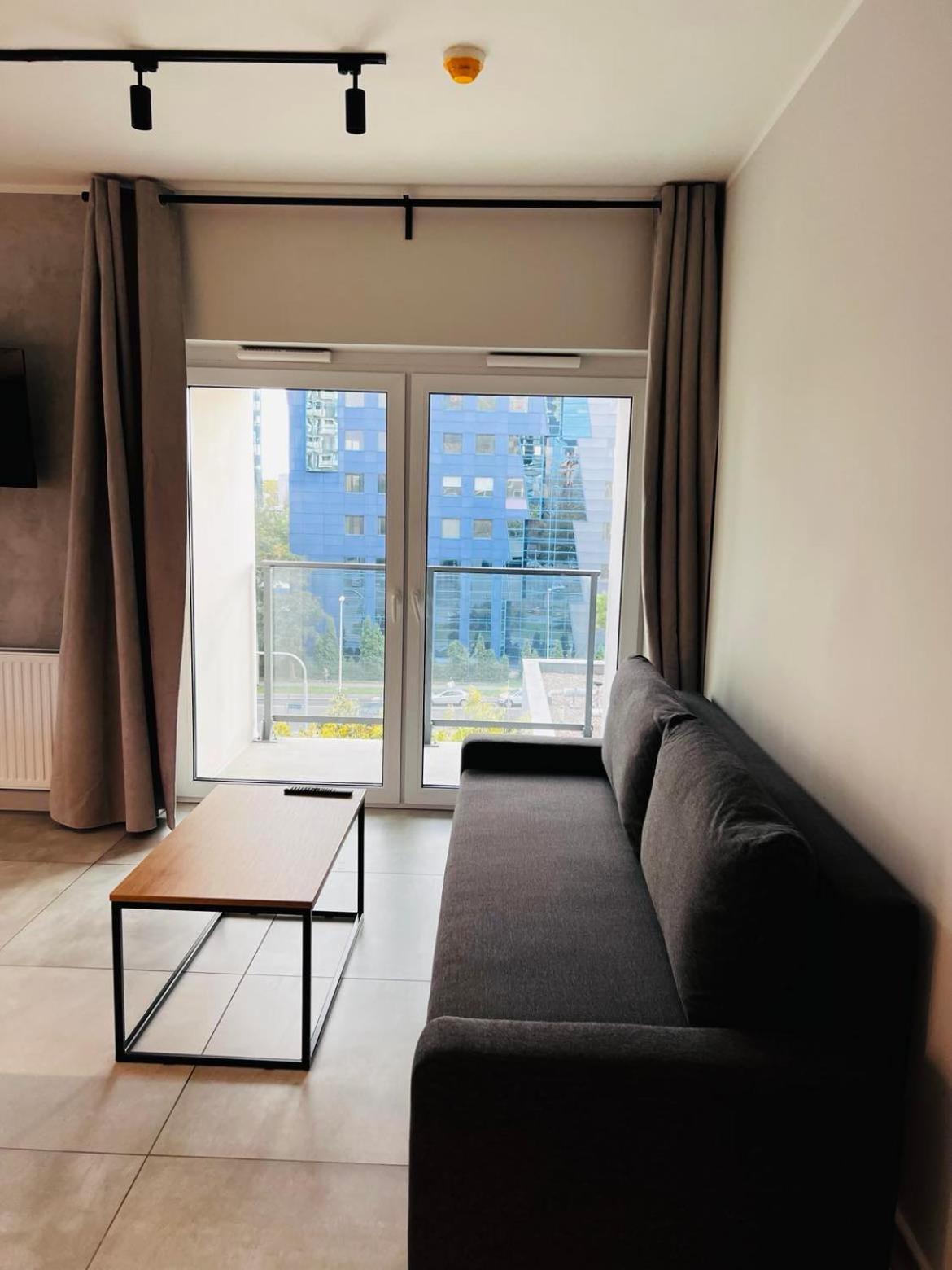Property Apart - Legnicka Business Center Wroclaw Ngoại thất bức ảnh