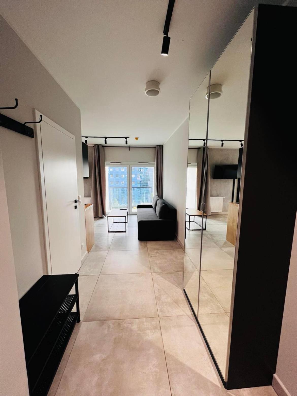 Property Apart - Legnicka Business Center Wroclaw Ngoại thất bức ảnh