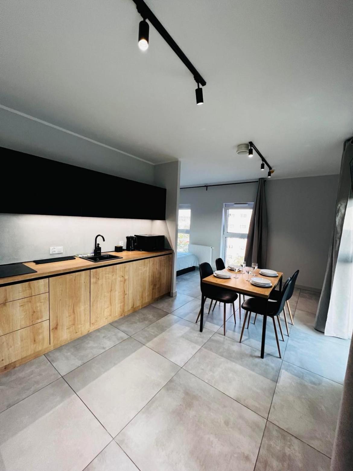 Property Apart - Legnicka Business Center Wroclaw Ngoại thất bức ảnh